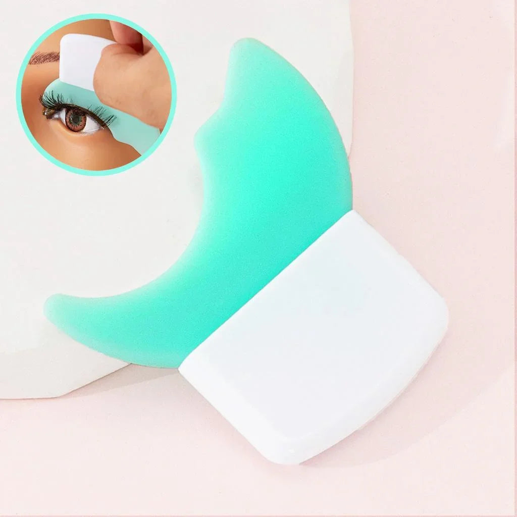 Silicone tool for eye makeup